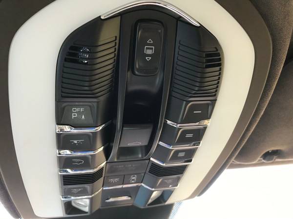 (like new, well kept)2016 Porsche Cayenne Turbo - cars & trucks - by... for sale in Des Plaines, IL – photo 10