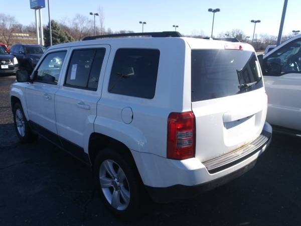 2014 Jeep Patriot Latitude - - by dealer - vehicle for sale in BLUE SPRINGS, MO – photo 2