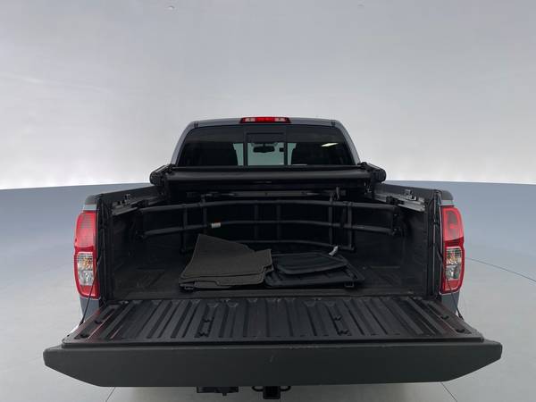 2017 Nissan Frontier Crew Cab SV Pickup 4D 5 ft pickup Gray -... for sale in Las Vegas, NV – photo 23
