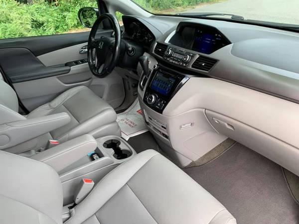 2015 Honda Odyssey EXL - Low Miles - Loaded ! - - by for sale in Tyngsboro, NH – photo 2