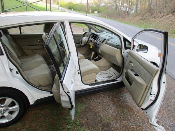 2009 Nissan Versa SL - - by dealer - vehicle for sale in Altoona, PA – photo 10