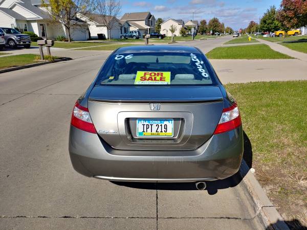 Very Clean 06 Honda Civic Coupe for sale in WAUKEE, IA – photo 2