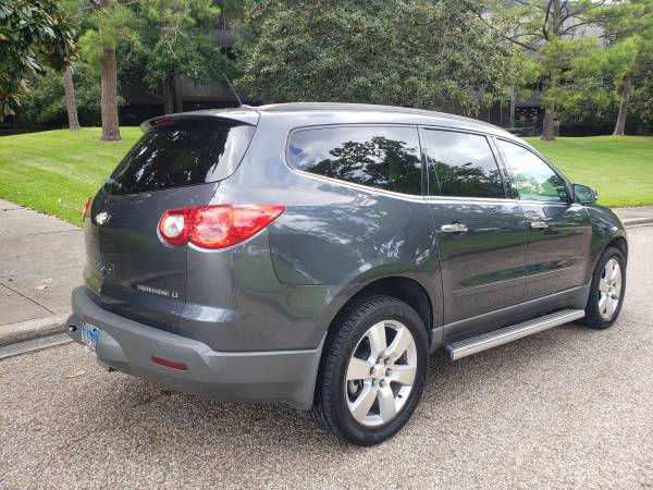 2012 Chevrolet Traverse 1LT 111k Very Reliable - cars & trucks - by... for sale in Katy, TX – photo 4