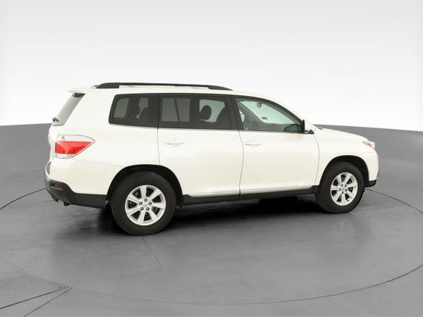 2013 Toyota Highlander Plus Sport Utility 4D suv White - FINANCE -... for sale in Fresh Meadows, NY – photo 12
