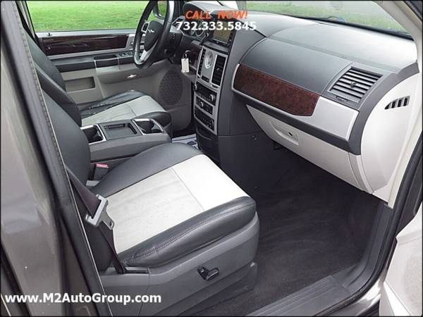 2010 Chrysler Town Country Touring Plus 4dr Mini Van for sale in East Brunswick, NJ – photo 12