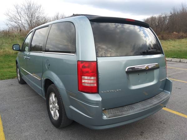 2009 Chrysler Town & Country - cars & trucks - by owner - vehicle... for sale in Chittenango, NY – photo 2