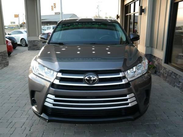 2018 Toyota Highlander LE with for sale in Murfreesboro, TN – photo 8