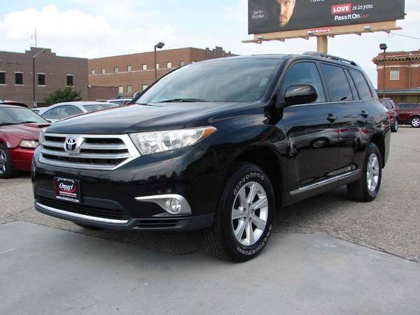 2012 Toyota Highlander 4WD 4dr. THIRD ROW SEATING . Guaranteed Credit for sale in South Bend, IN – photo 3