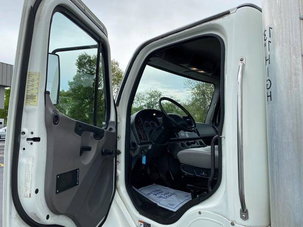 2015 Freightliner Box Truck Non CDL - - by dealer for sale in Charlotte, NC – photo 21