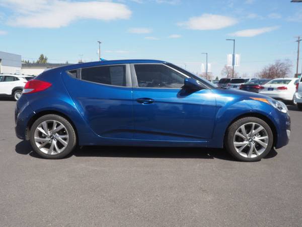 2017 Hyundai Veloster Base - - by dealer - vehicle for sale in Bend, OR – photo 3
