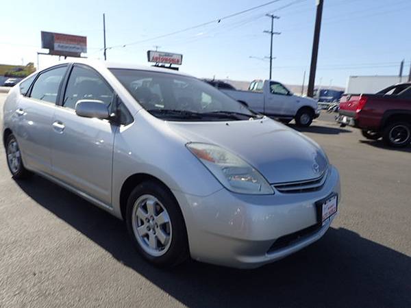 2005 Toyota Prius 5DR HB Buy Here Pay Here - cars & trucks - by... for sale in Yakima, WA – photo 4