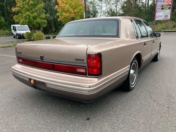 1992 Lincoln Town Car Signature 4DR Sedan, ONE OWNER! - cars & for sale in Lynnwood, WA – photo 7