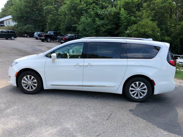 2018 Chrysler Pacifica Touring-L mini-van White for sale in Pittsboro, NC – photo 6