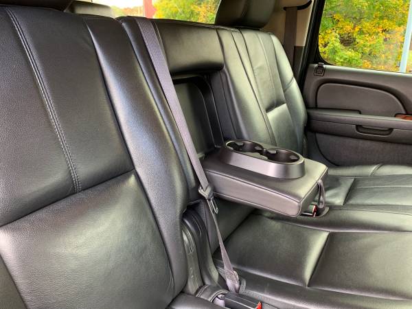 2012 Chevrolet Suburban LT1500 - cars & trucks - by owner - vehicle... for sale in North Attleboro, RI – photo 21