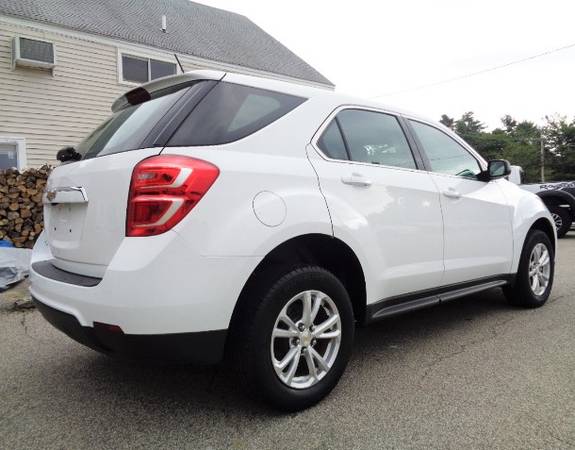 OPEN! 2017 Chevy Chevrolet Equinox LS AWD Loaded IPOD 1-Owner - cars... for sale in Hampton Falls, MA – photo 4