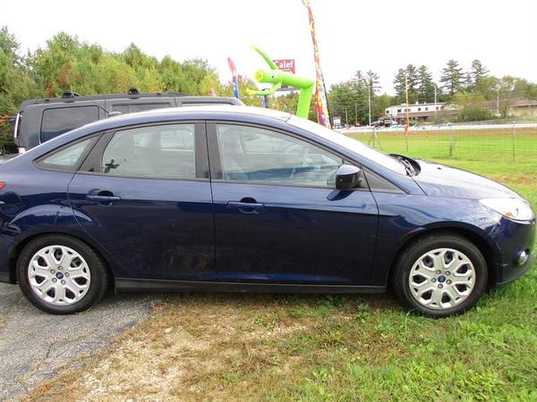 2012 Ford Focus SE Sedan - - by dealer - vehicle for sale in Somersworth , NH – photo 4