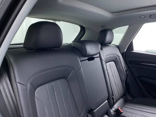 2018 Audi Q5 Premium Sport Utility 4D suv Black - FINANCE ONLINE -... for sale in Park Ridge, IL – photo 19