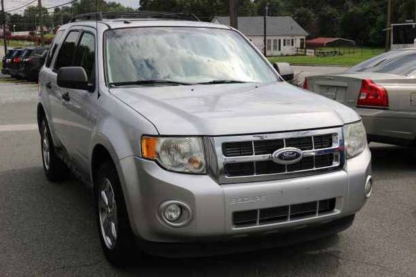 2011 FORD ESCAPE XLT, 2 OWNERS, SUNROOF, DRIVES GOOD, KEYLESS, CLEAN... for sale in Graham, NC – photo 3