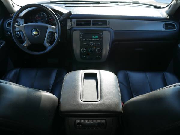 2011 Chevrolet Suburban LT 1500 - - by dealer for sale in Buffalo, MN – photo 5