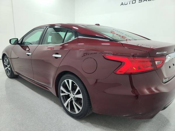 2017 Nissan Maxima 3 5 SV! Nav! Heated Seats! Backup Cam! Remote for sale in Suamico, WI – photo 22