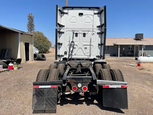 two 2013 Freightliner Cascadia auto runs great - - by for sale in Peoria, AZ – photo 9