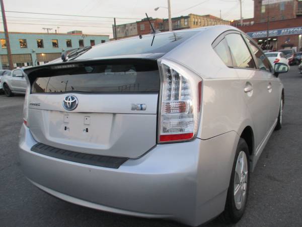 2011 Toyota Prius II **Clean Title/Reliable & Gas Saver** - cars &... for sale in Roanoke, VA – photo 8