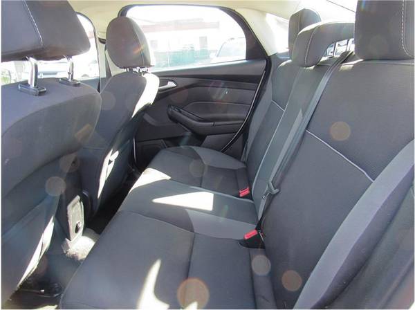 2014 Ford Focus SE Sedan 4D - YOURE APPROVED - cars & trucks - by... for sale in Carson City, NV – photo 7