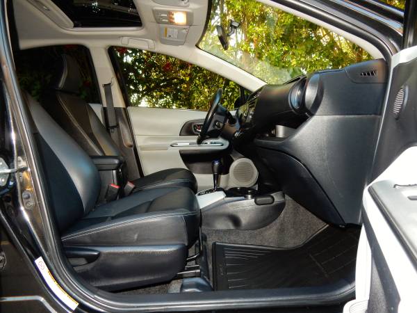 2013 TOYOTA PRIUS C 4 | CLEAN TITLE | LEATHER | NAVIGATION | SUNROOF for sale in Woodland Hills, CA – photo 12