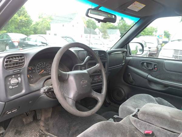 2001 Chevrolet S10 Pickup LS LOW MILEAGE ( 6 MONTHS WARRANTY ) for sale in North Chelmsford, MA – photo 11
