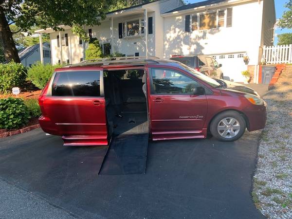 TOYOTA HANDICAP WHEELCHAIR VAN - cars & trucks - by owner - vehicle... for sale in Nashua, CT – photo 2