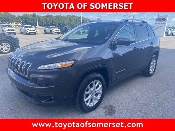 2017 Jeep Cherokee Latitude 4x4 - cars & trucks - by dealer -... for sale in Somerset, KY – photo 2