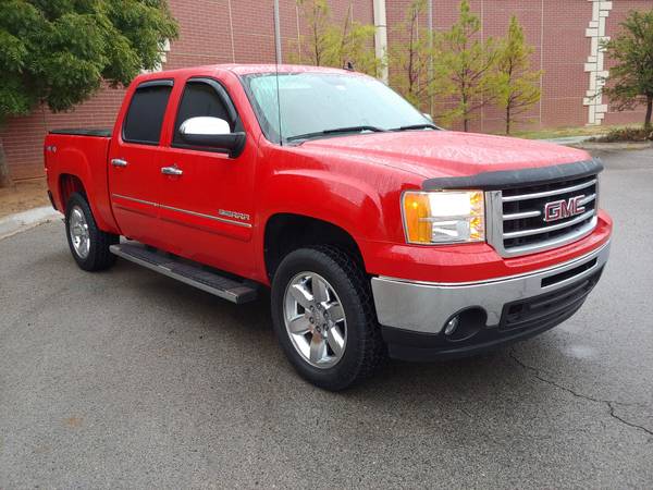 2013 GMC SIERRA CREW CAB SLE 4X4 SUPER LOW MILES! CLEAN CARFAX!... for sale in Norman, KS – photo 2