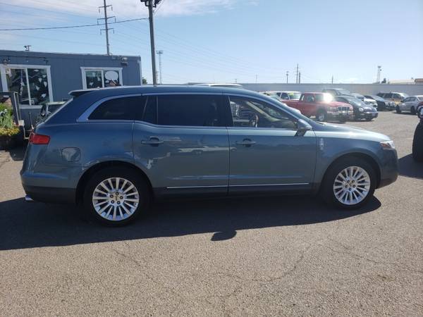 2010 Lincoln MKT Sport Utility 4D Beautiful! Financing! for sale in Eugene, OR – photo 3