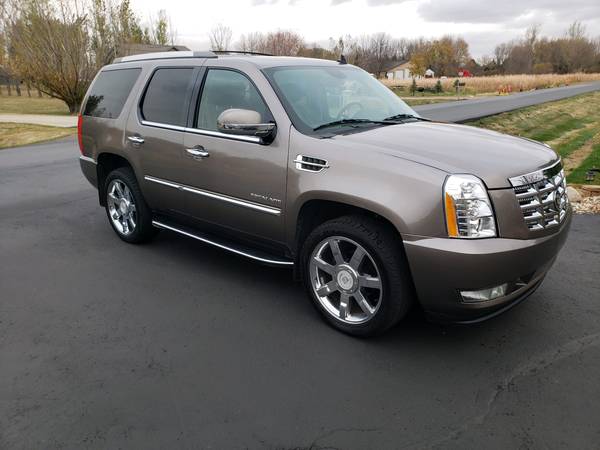2011 Cadillac Escalade - cars & trucks - by owner - vehicle... for sale in Sioux Falls, SD – photo 7