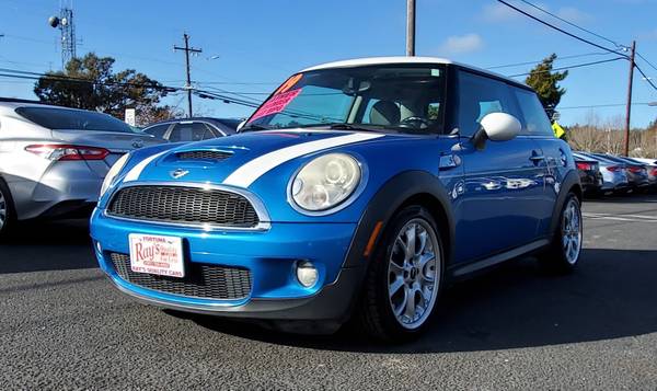 NEW ARRIVAL: Test Drive This Vivid Blue 2009 Mini Cooper S for sale in Fortuna, CA – photo 3