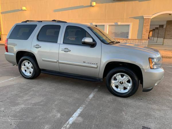 2009 CHEVY TAHOE,LT, VERY CLEAN - cars & trucks - by owner - vehicle... for sale in Houston, TX – photo 2