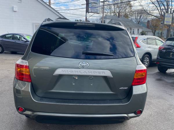TOYOTA HIGHLANDER - cars & trucks - by dealer - vehicle automotive... for sale in Cranston, RI – photo 5