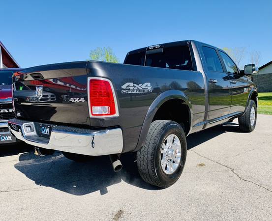 2018 Ram 2500 Laramie Crew Cab 4x4 - - by dealer for sale in Green Bay, WI – photo 4