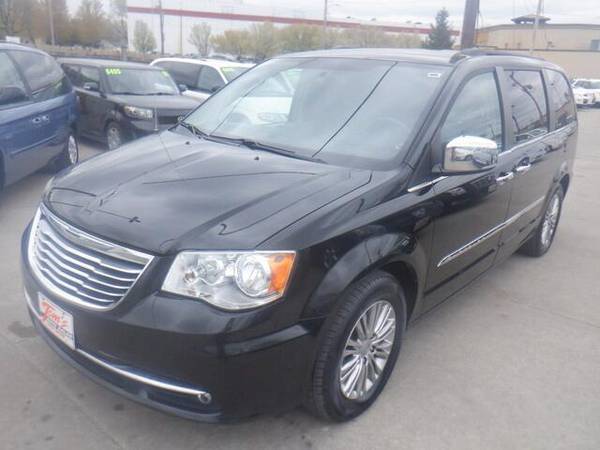 2013 Chrysler Town & Country Touring-L - - by dealer for sale in Des Moines, IA – photo 9