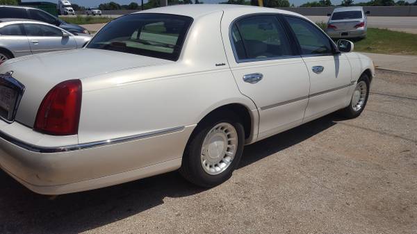 2000 Lincoln Town car for sale in Abilene tx 79603, TX – photo 3