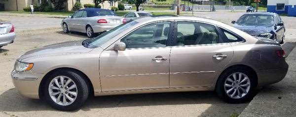 2008 Hyundai Azera Limited - Low Miles Gold Moonroof Loaded Mags for sale in New Castle, PA – photo 3