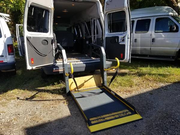 2012 Ford E350 SuperClub Wagon w/ Wheelchair Lift , Hi-Top... for sale in Kentwood, MI – photo 13