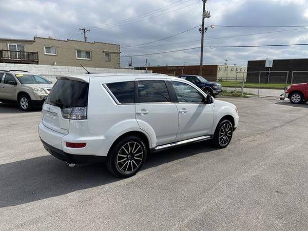 2011 Mitsubishi Outlander XLS Sport Utility 4D - - by for sale in Kansas City, MO – photo 6