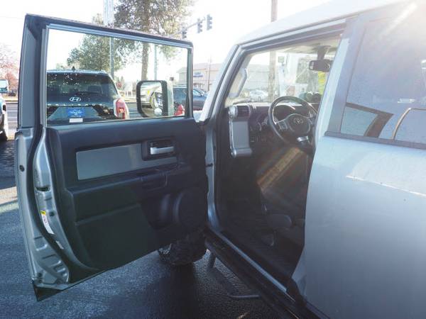 2011 Toyota FJ Cruiser - - by dealer - vehicle for sale in Bend, OR – photo 20