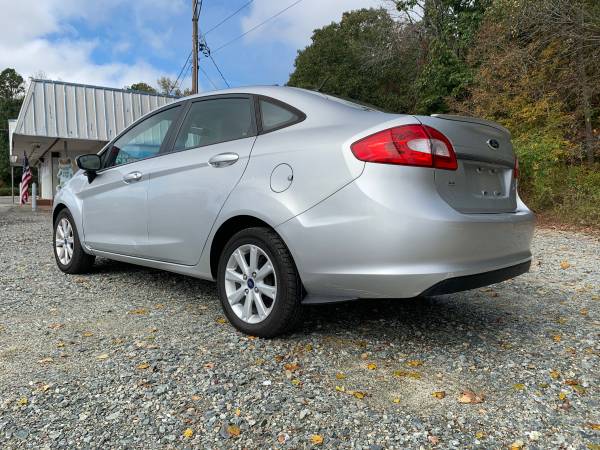 2013 FORD FIESTA SE LOW MILES GAS SIPPER LIKE NEW for sale in Thomasville, NC – photo 7