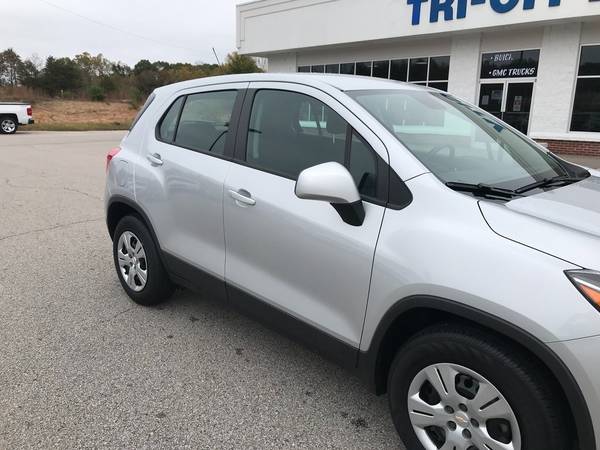 2018 Chevrolet Trax LS **Only 10k Miles** - cars & trucks - by... for sale in Eden, NC – photo 9