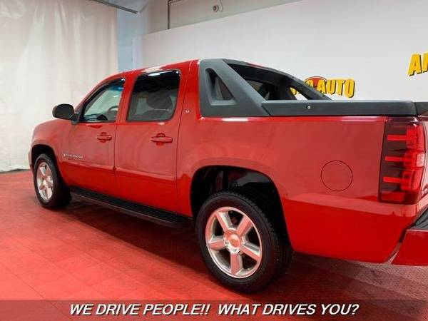 2009 Chevrolet Chevy Avalanche LT 4x4 LT 4dr Crew Cab Pickup We Can for sale in TEMPLE HILLS, MD – photo 18