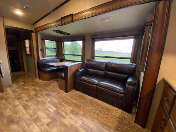 2017 GRAND DESIGN REFLECTION 30BH - - by dealer for sale in Barre, VT – photo 12