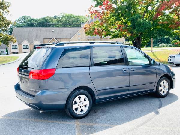 2008 Toyota Sienna 157k - cars & trucks - by owner - vehicle... for sale in Tyngsboro, MA – photo 4