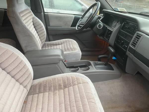1995 JEEP GRAND CHEROKEE - cars & trucks - by owner - vehicle... for sale in Milton, NY – photo 4